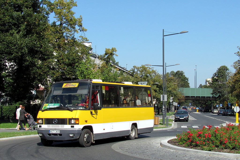 Mercedes-Benz 814 D / Auwärter Teamstar City #52