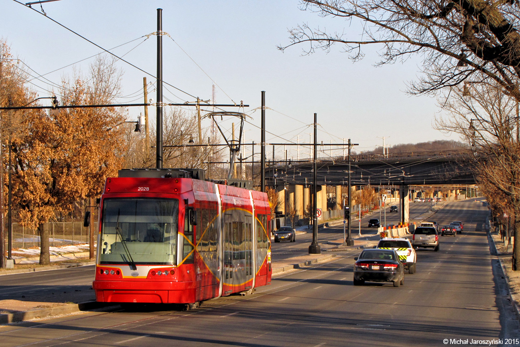 United Streetcar 100 #202