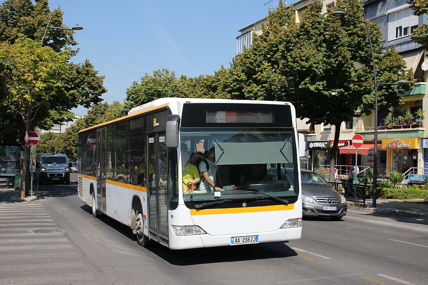 Mercedes-Benz O530 II #AA 238 ZJ