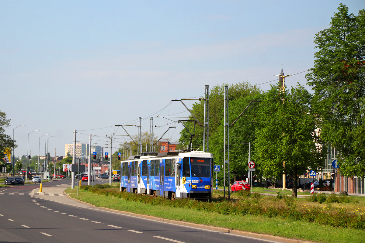 Tatra T6A2M #205