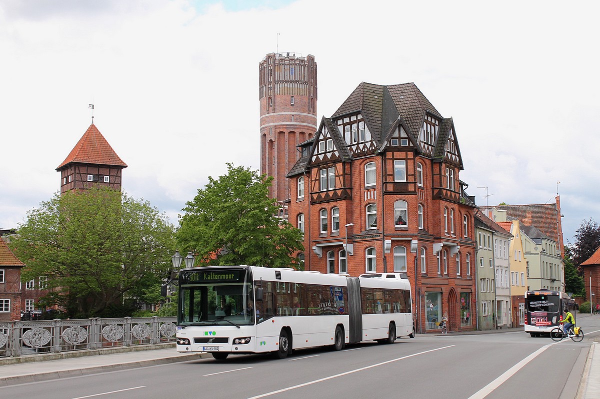 Volvo 7700A #982