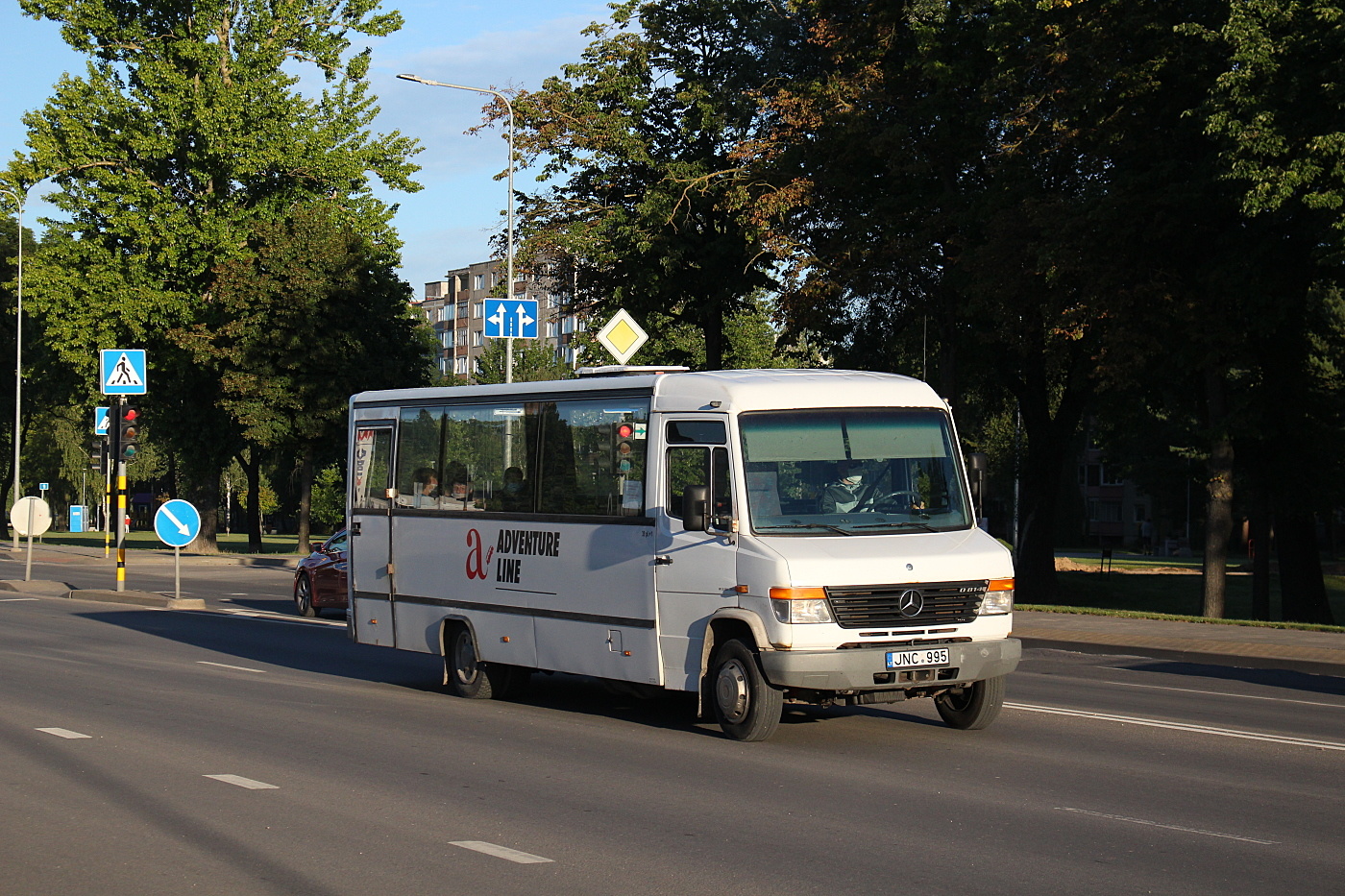 Mercedes-Benz 814 D / Joost Campus #JNC 995