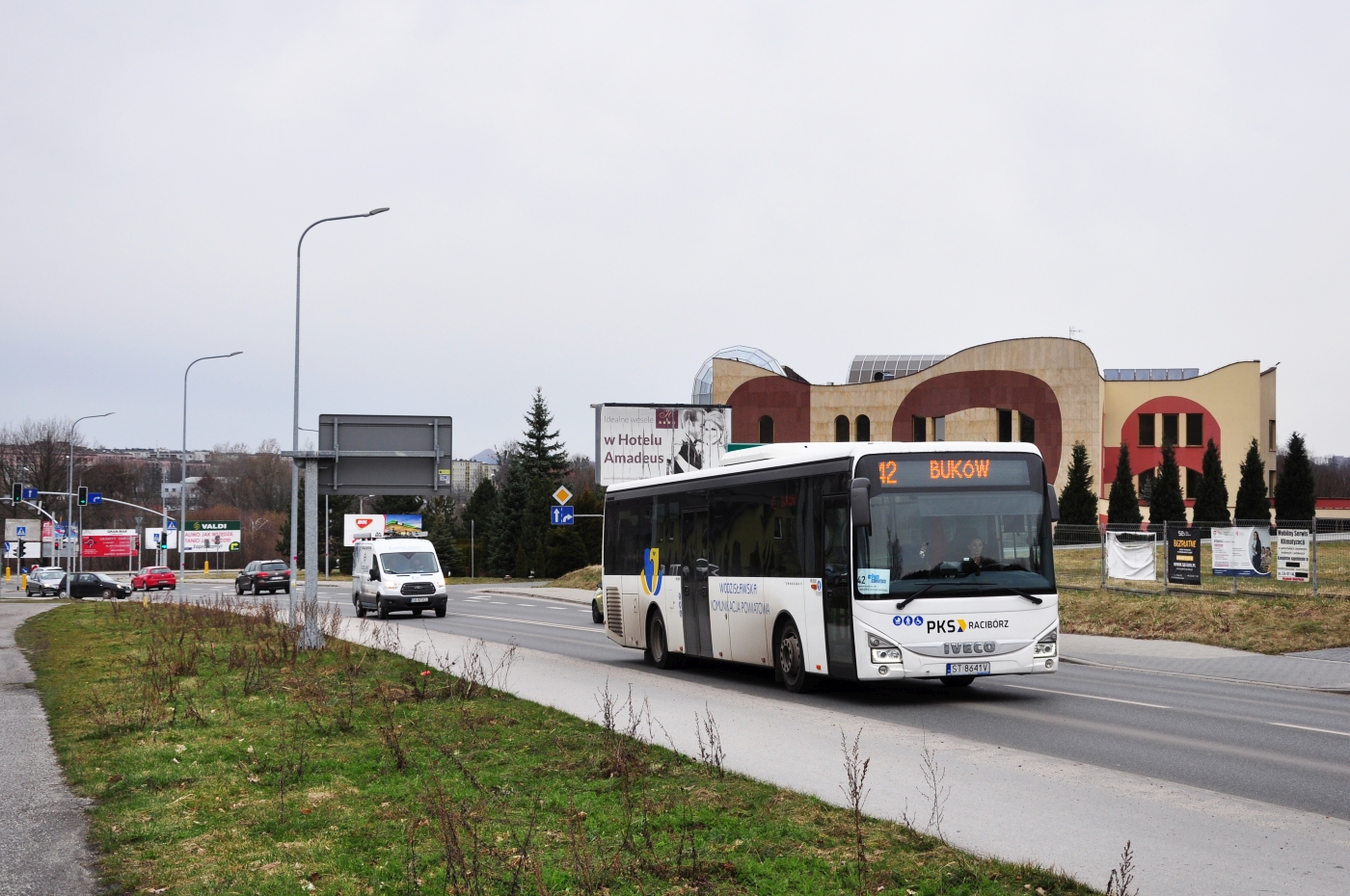 Iveco Crossway 12 LE #ST 8641V