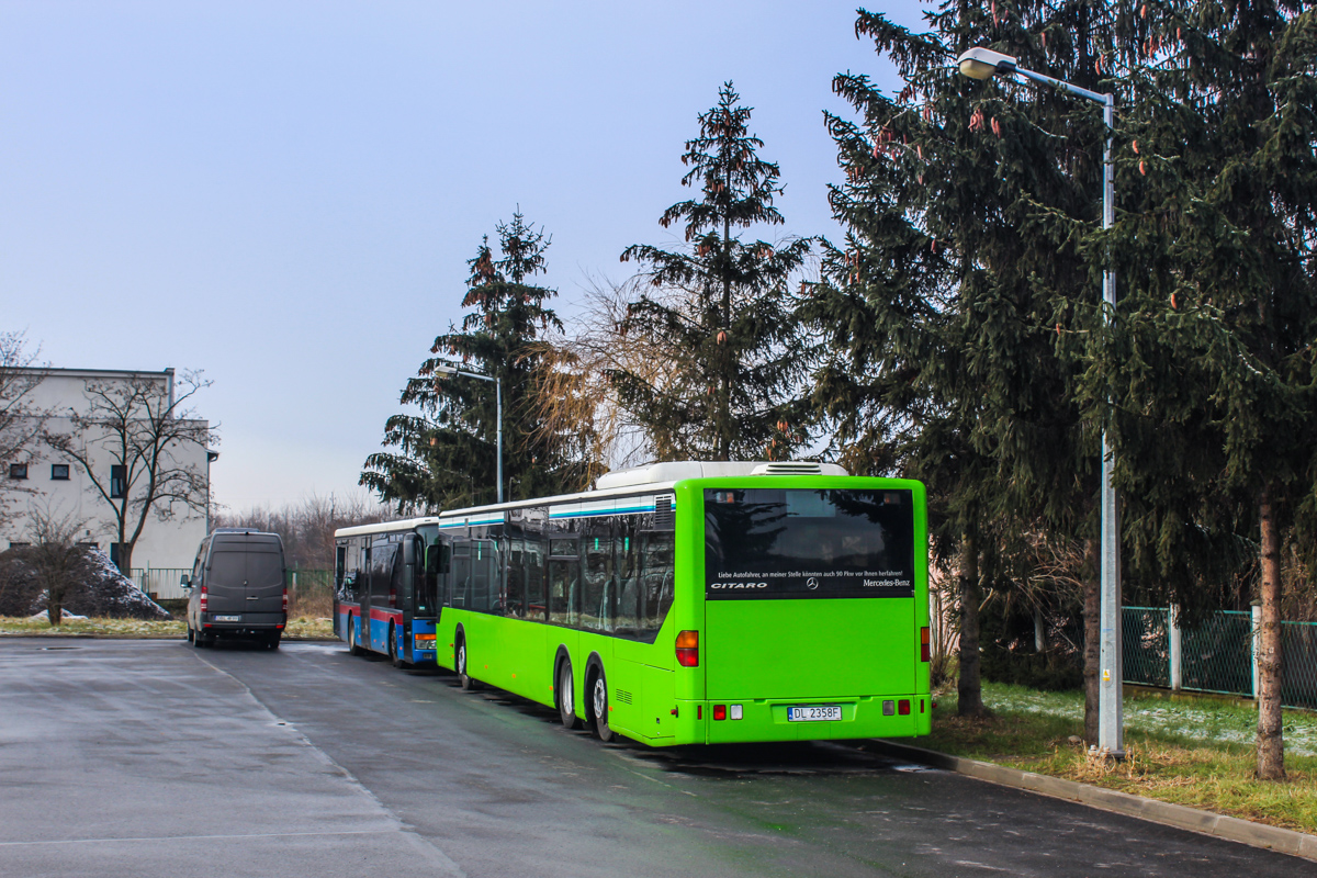 Mercedes-Benz O530L #DL 2358F