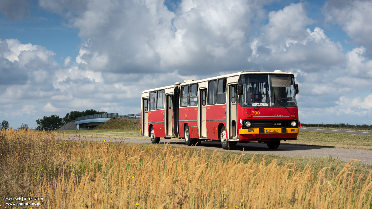 Ikarus 280.26 #700