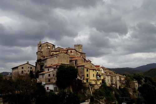 Roccagiovine - Nuvole nere avvolgono il paese