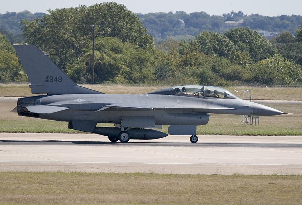 Highlight for Album: F-16B 90-0948