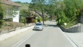 Straße mit Blick zu den Weinbergen.JPG