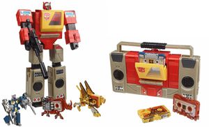 Generations-Platinum-Edition-Autobot-Intel-Ops-Blaster.jpg