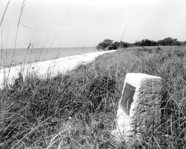 File:GuyBradley monument.jpg