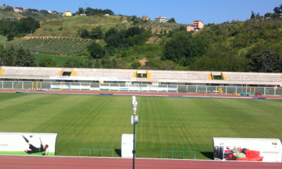 File:Il settore distinti dello stadio Guido Angelini di Chieti.jpg