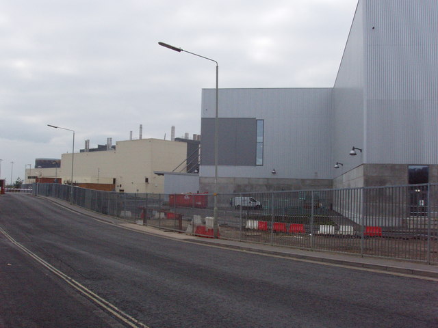 File:Cowley Motor Works - geograph.org.uk - 325438.jpg