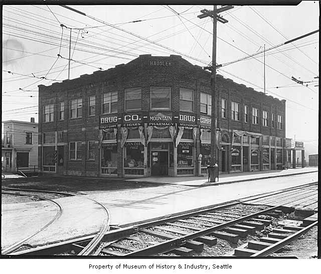 File:Hausler Building, Seattle, ca 1922 (MOHAI 1900).jpg