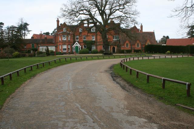 File:Englefield Green - geograph.org.uk - 702.jpg