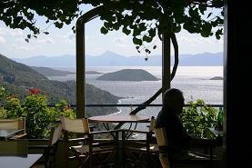 File:Glossa. Drinking and dining with a view in one of the local cafés 12 004.JPG