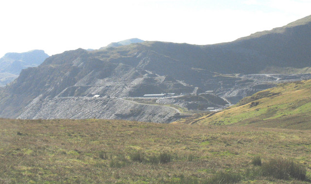 File:Gloddfa Ganol Slate Mine from above Llechwedd Quarry - geograph.org.uk - 731818.jpg