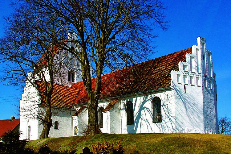 File:St. Fuglede kirke (Kalundborg).jpg