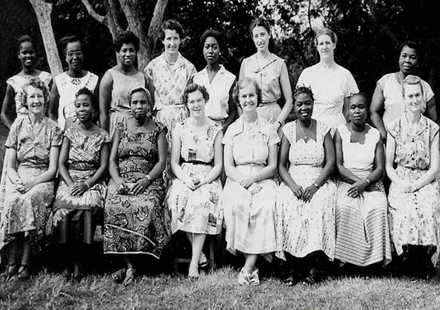 File:Mrs Wedmore and girls in 1959.jpg