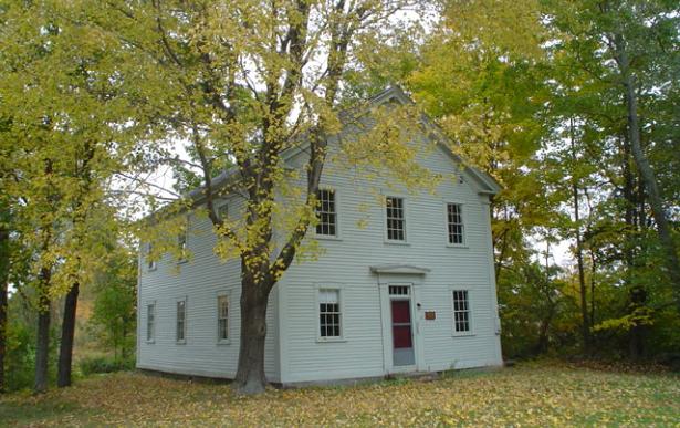 File:Schoolhouse, Nottingham Square, NH.jpg