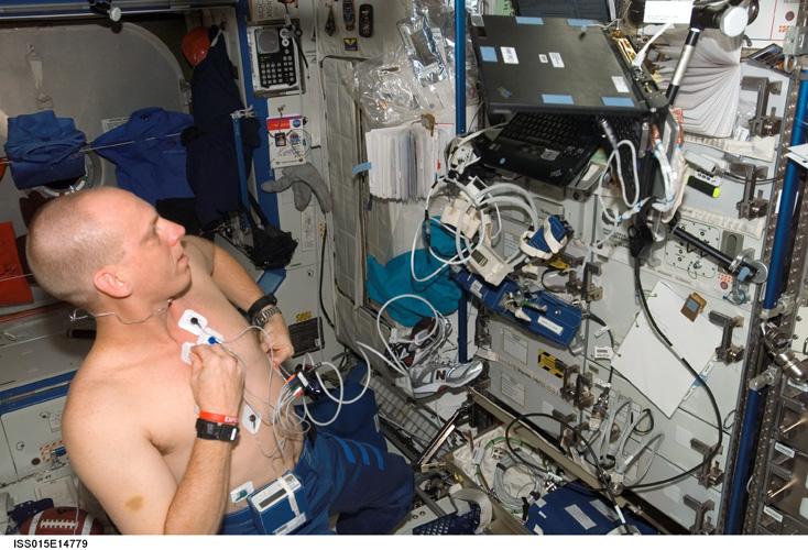 File:Clayton Anderson on ISS.jpg