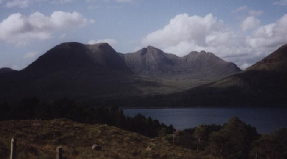 File:Beinn alligin.PNG