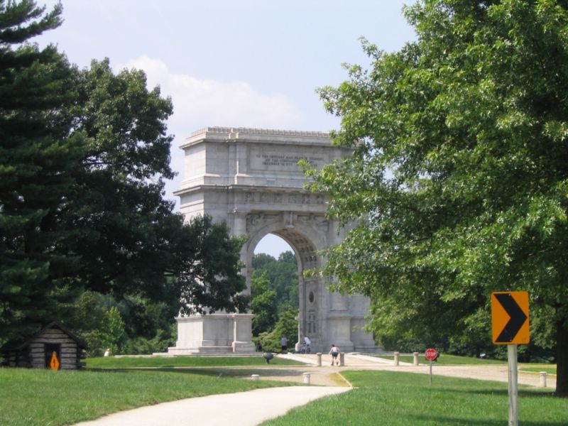 File:Valley forge revolutionary war memorial bs.jpg