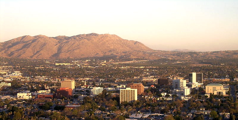 File:Riverside 06Skyline.JPG