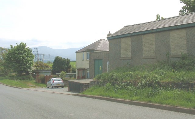 File:Electricity sub-station at Cefn-y-ddinas - geograph.org.uk - 812696.jpg