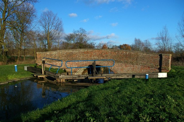 File:Lock and Bridge - geograph.org.uk - 291863.jpg