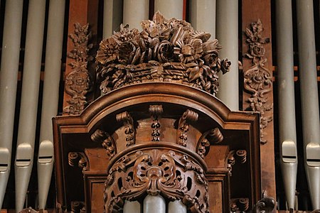 Baroque sculpture of the organ case (18th c.)