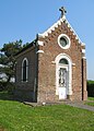 La chapelle voisine du cimetière (sortie du village, en direction de Cavillon).