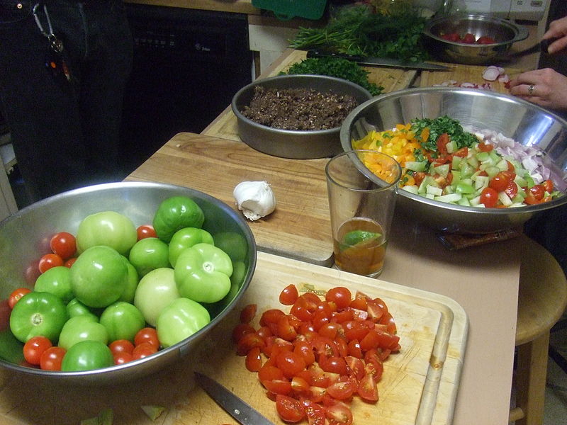 File:Cooking with diced vegetables.jpg