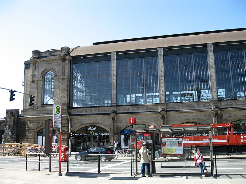 File:Hamburg Dammtor busstop III.jpg