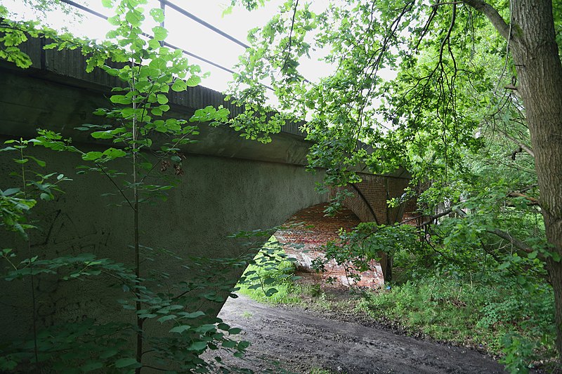 File:Hartmannsdorf Rote Bruecke 06.jpg