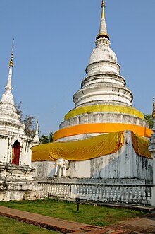 Chedi Wat Phra Singh (Chiang Mai).jpg