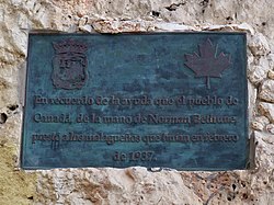 Placa dedicada a Norman Bethune en Málaga