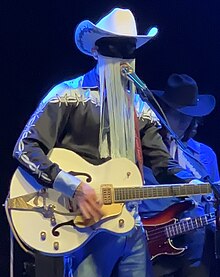 Description de l'image Orville Peck - First Avenue - 6-5-2022 - 012 (cropped).jpg.