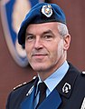 Tenente generale Harry van den Brink, Comandante del Polizia Militare Reale dei Paesi Bassi con basco blu (2015)