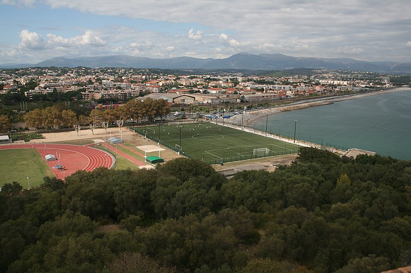 File:Stade du Fort Carré, Antibes, France.jpg