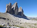 Tre cime di Lavaredo e cielo azzurro.jpg4 608 × 3 456; 5,47 MB