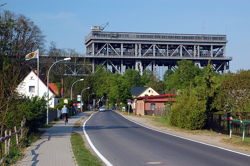 File:2009-04-30-niederfinow-rr-17.jpg