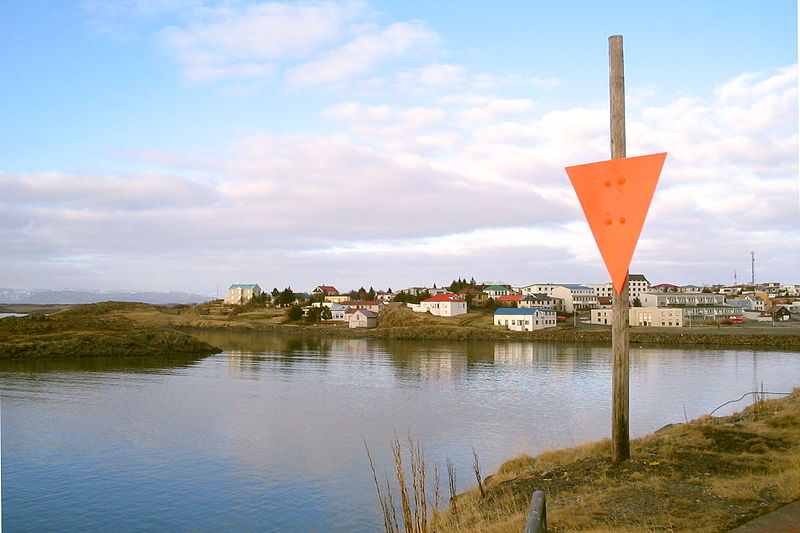 File:Borgarnes seen from Brákarey.jpg