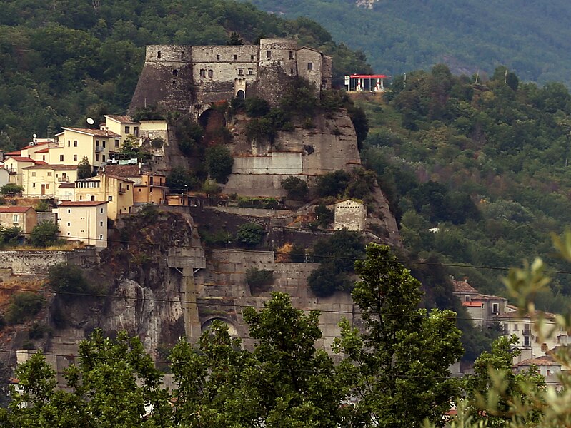 File:Cerro al volturno, veduta 00 (cropped).jpg