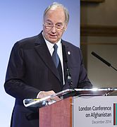 Karim Aga Khan IV. – britischer Ismailit (und Skifahrer)