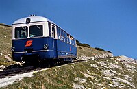 Bei der Schafbergbahn in Österreich kamen ab 1964 die weltweit ersten Zahn­rad-Trieb­wagen mit dieselhydraulischem Antrieb in Betrieb (ÖBB 5099).