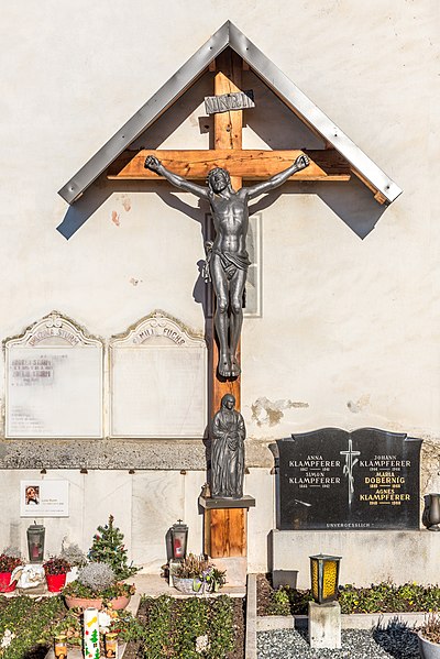 File:Magdalensberg Sankt Lorenzen Filialkirche hl. Kruzifix S-Wand 11012019 5872.jpg