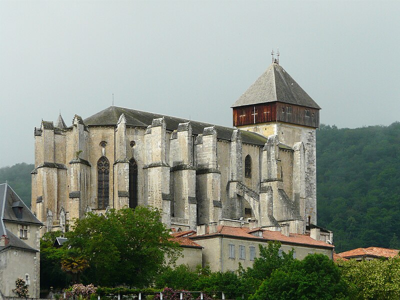 File:Saint-Bertrand-de-Comminges cathédrale.JPG