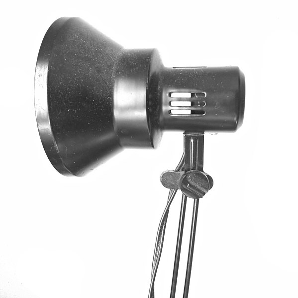 File:Black desk lamp.jpg