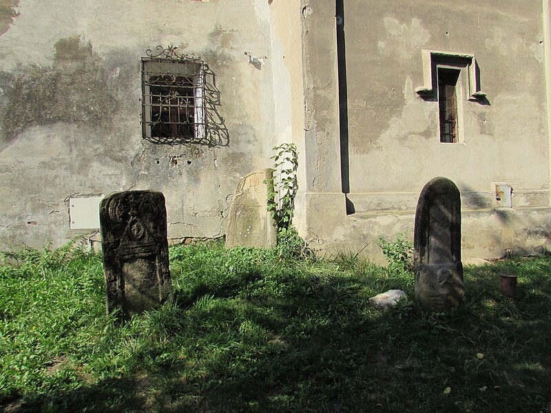 File:Biserica Manastirii din Sighisoara12.JPG