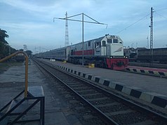 Foto Karyaku, KA Probowangi di Stasiun Probolinggo